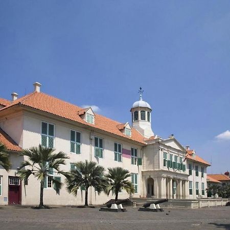 Couleur Hotel Cengkareng Jakarta Extérieur photo
