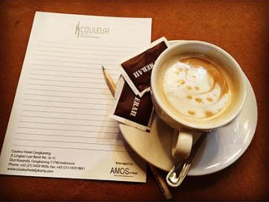 Couleur Hotel Cengkareng Jakarta Extérieur photo