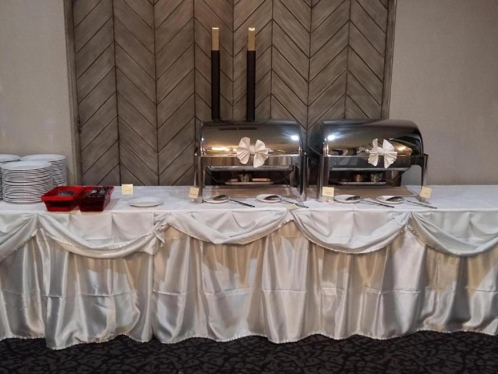 Couleur Hotel Cengkareng Jakarta Extérieur photo