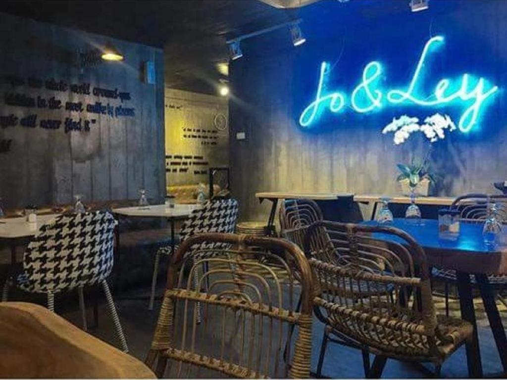 Couleur Hotel Cengkareng Jakarta Extérieur photo