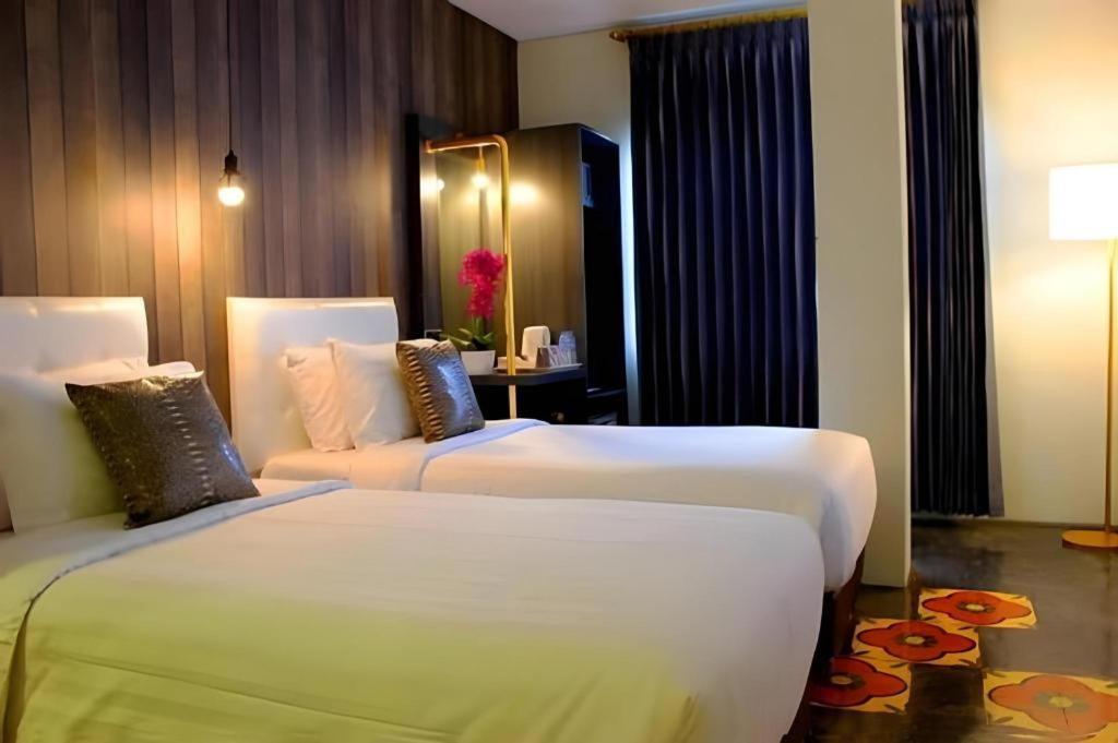 Couleur Hotel Cengkareng Jakarta Extérieur photo
