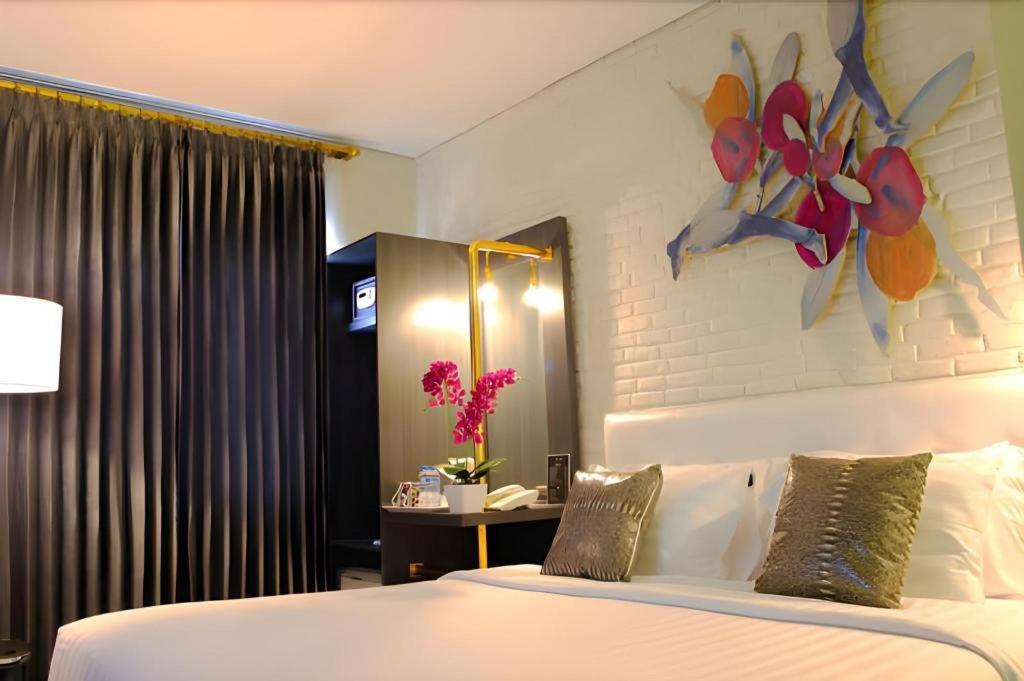 Couleur Hotel Cengkareng Jakarta Extérieur photo