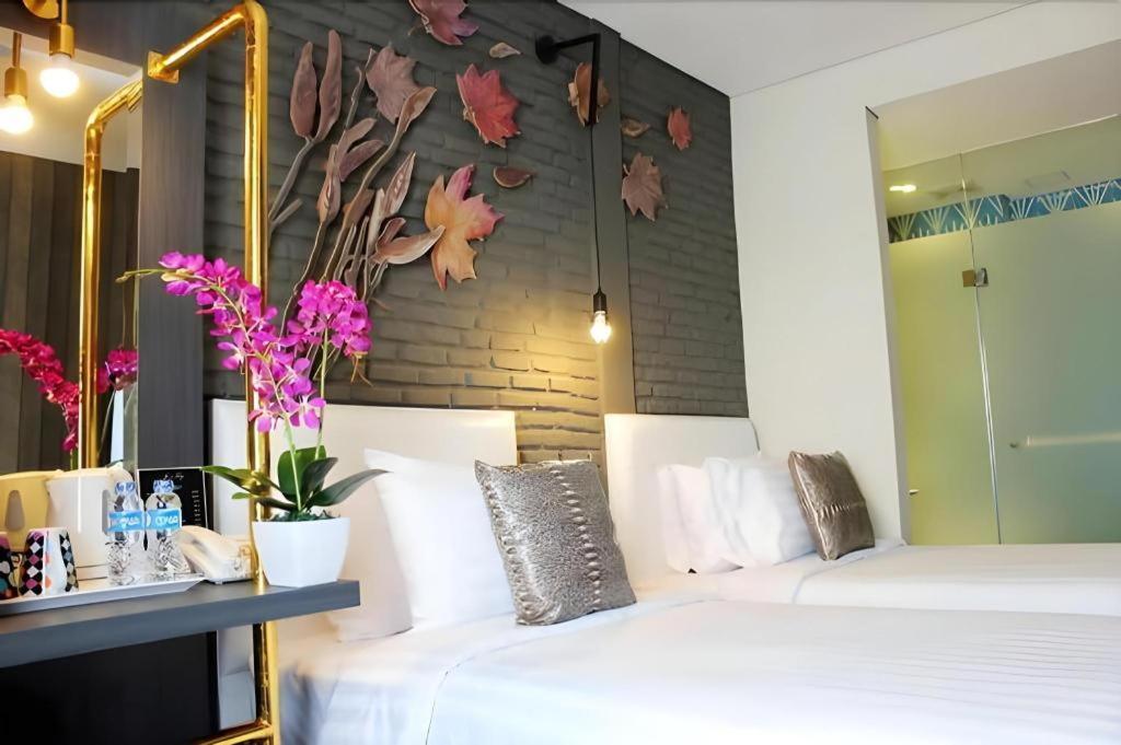Couleur Hotel Cengkareng Jakarta Extérieur photo