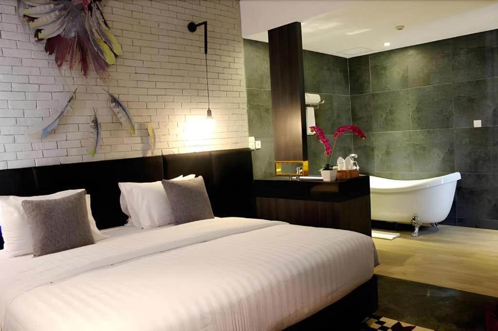 Couleur Hotel Cengkareng Jakarta Extérieur photo