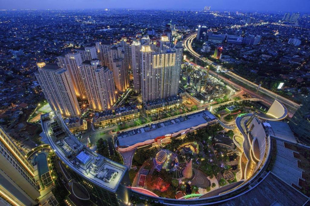 Couleur Hotel Cengkareng Jakarta Extérieur photo